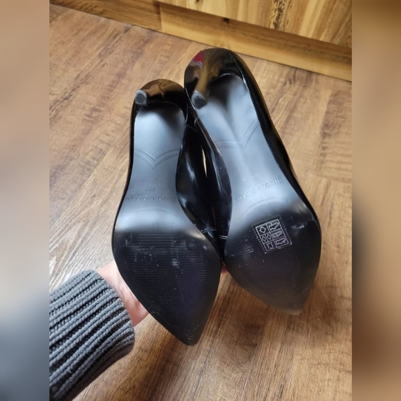 Enzo Angiolini cross strap pointy toe pumps - Picture 8 of 9